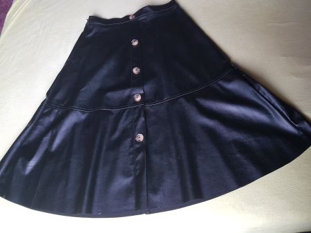 Jupe noire imitation cuir taille S marque Shein