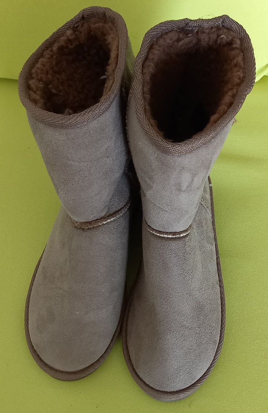 Scarpe da donna: Bottines fourrées femme, taille 37 – Usato da Genève venduto da cle_vk5j