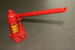 Hydraulischer Stempelwagenheber von MVP 2000 kg neuwertig
