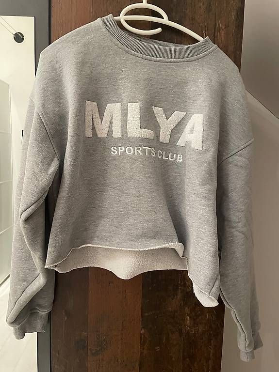 Maglioni & Felpe: Mlya Pullover Grösse M, crop Schnitt – Usato da Frauenfeld venduto da chbre