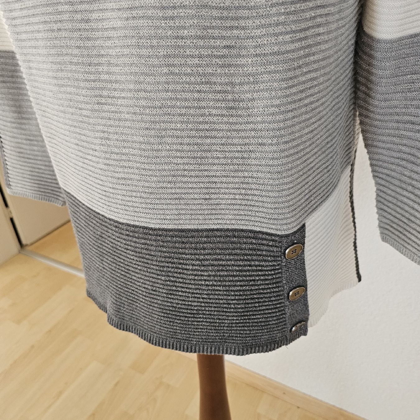 Maglioni & Felpe: Boutique wunderschöner pulli mit glitzer gr 44 bis 46Endet – Nuovo (secondo la descrizione) da wolfhalden venduto da 46464646 1