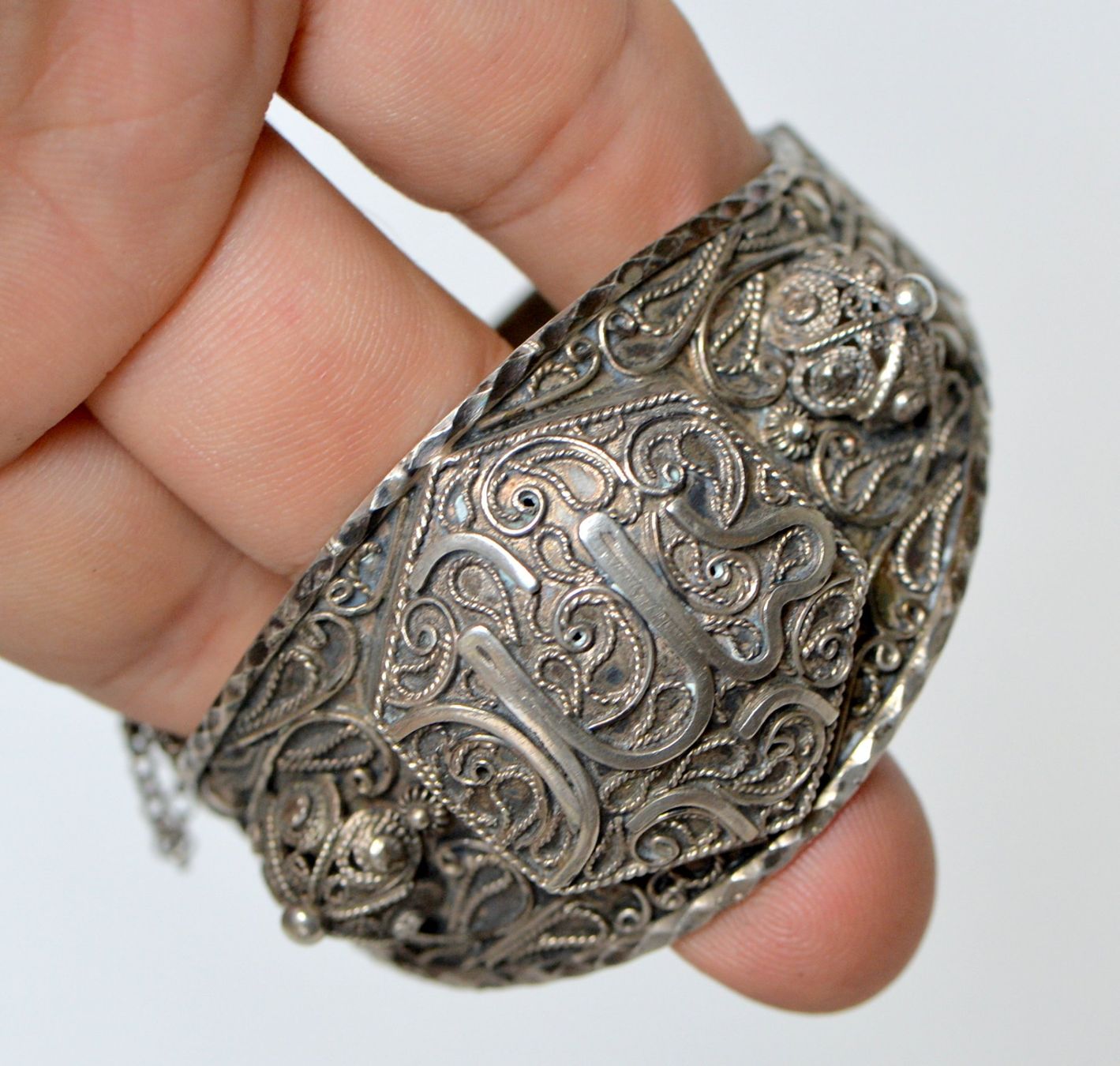Bracciali & Braccialetti: Ancien bracelet en métal – Usato da Neuchâtel venduto da Neuchatel 2