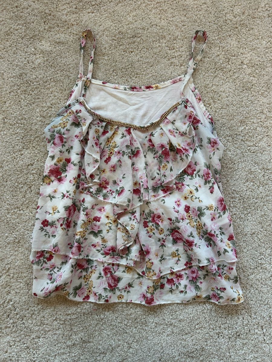 Top: beautiful y2k flower top multicolour   – Usato da Dietlikon venduto da leaaasells 1