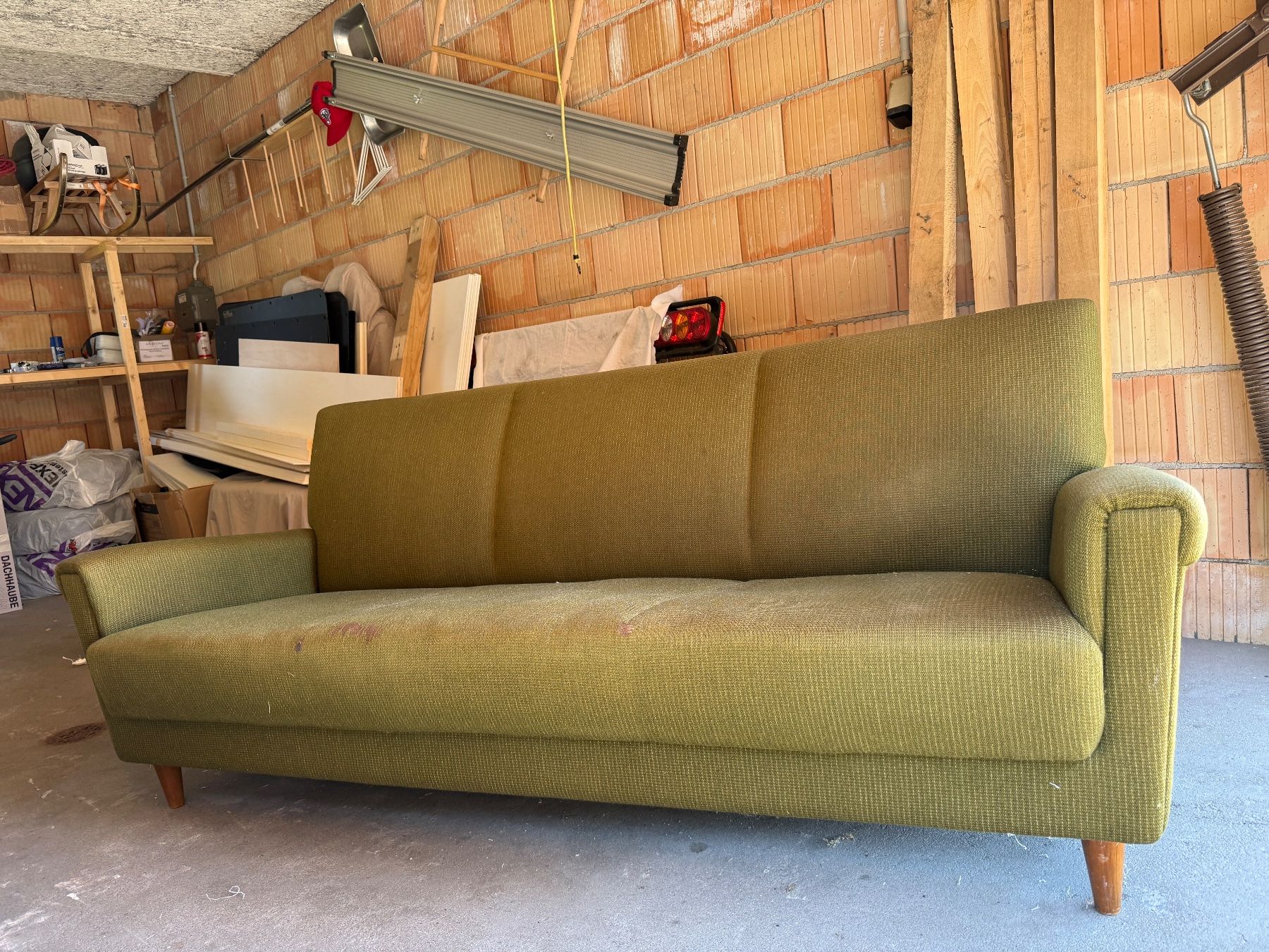 Divani: Altes Sofa - Designstück midcentury? – Usato da Heiden venduto da -Tobi-