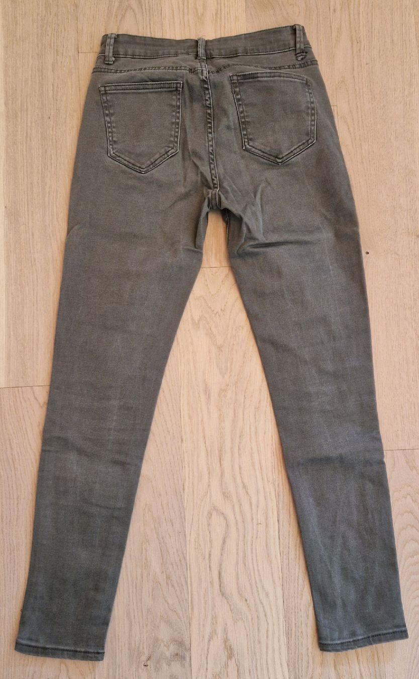 Jeans: Olivefarbige Jeans von SusyMix, Gr. 34 – Gebraucht aus Gasel von sale65 1