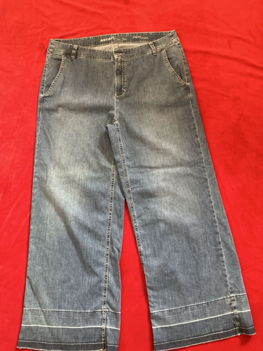 Jeans: Ascari Jeans Kira Grösse 42 Super Light – Gebraucht aus Muralto von jac_hkz5