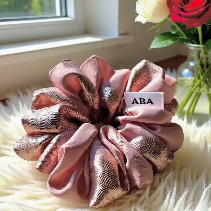 Accessori per capelli: Luxus Scrunchie Chiffon - Handgemachte - Unikat - Neu! – Nuovo e nell'imballaggio originale da Vals venduto da ABA-Atelier