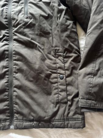Winterjacke mit Kapuze, olivgrün, Grösse M