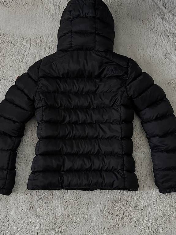 Vestes: Superdry Winterjacke Schwarz – D'occasion à Zürich par val_99cm 1