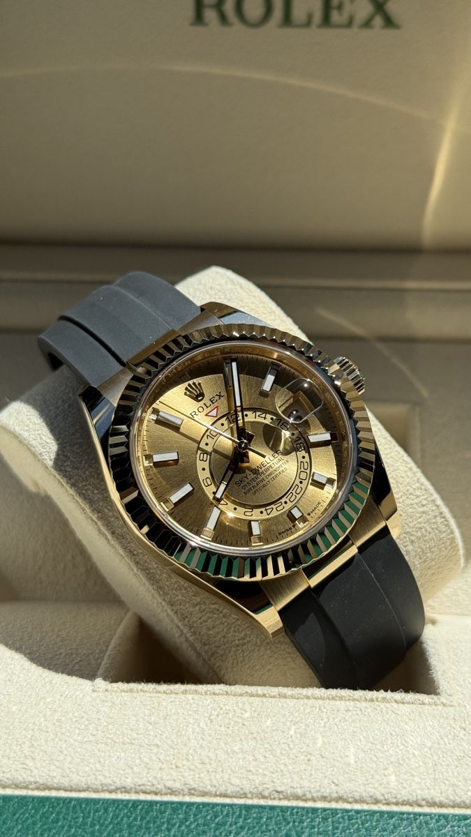 Rolex Uhren: Rolex Sky Dweller Oysterflex – Neu (gemäss Beschreibung) aus Abtwil SG von TIMECOLLECTOR