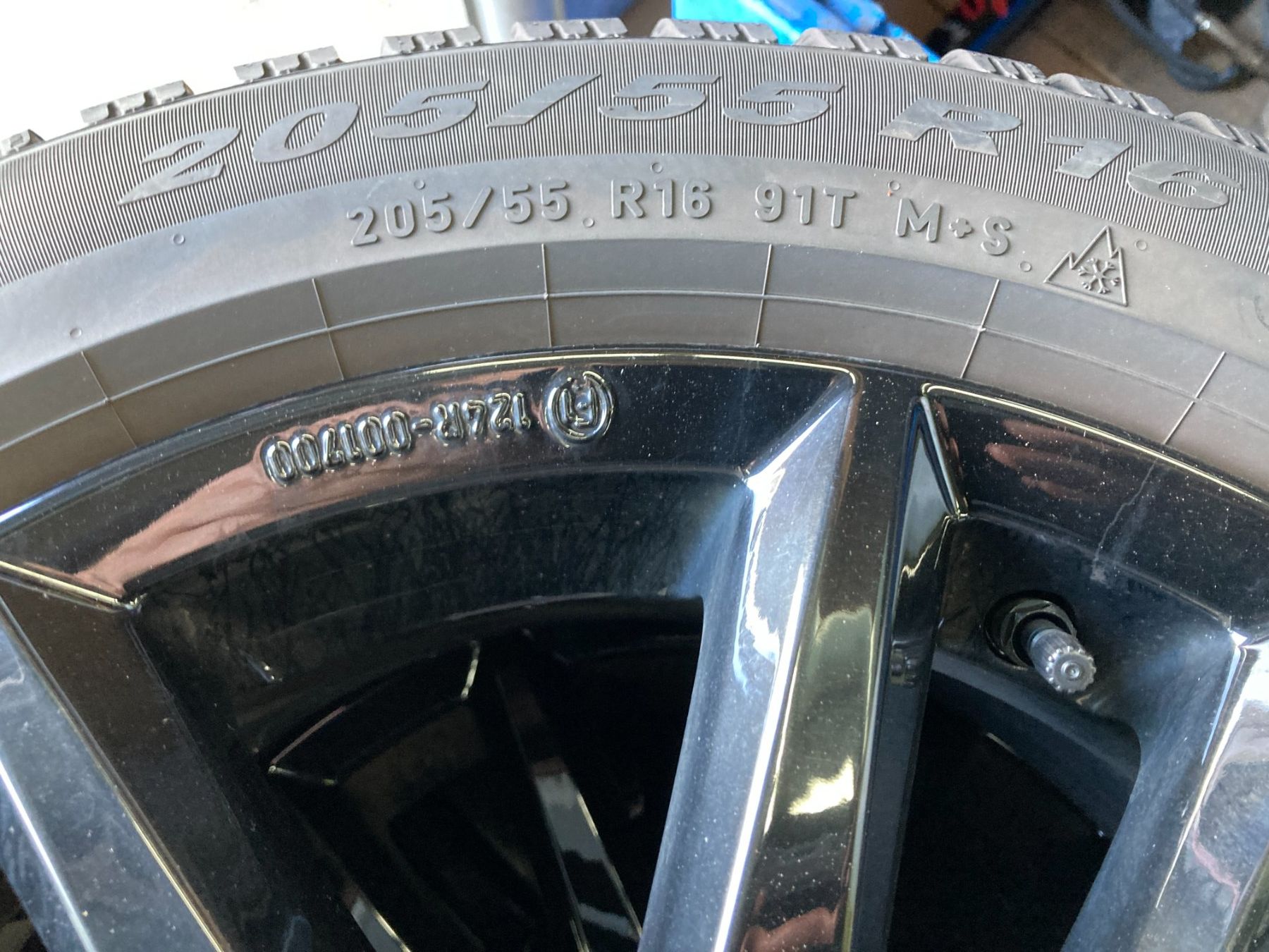 Kia Pneumatici & Ruote complete: 205/55R16 Winterräder Kia Ceed Continental – Usato da Cham venduto da WB2223 6