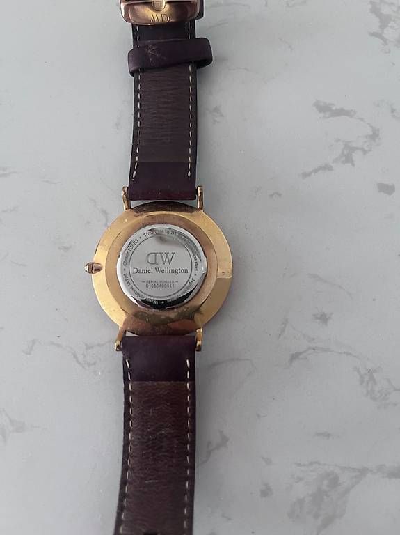 Montres: Daniel Wellington Uhr – D'occasion à Kloten par naz_2c9c 1
