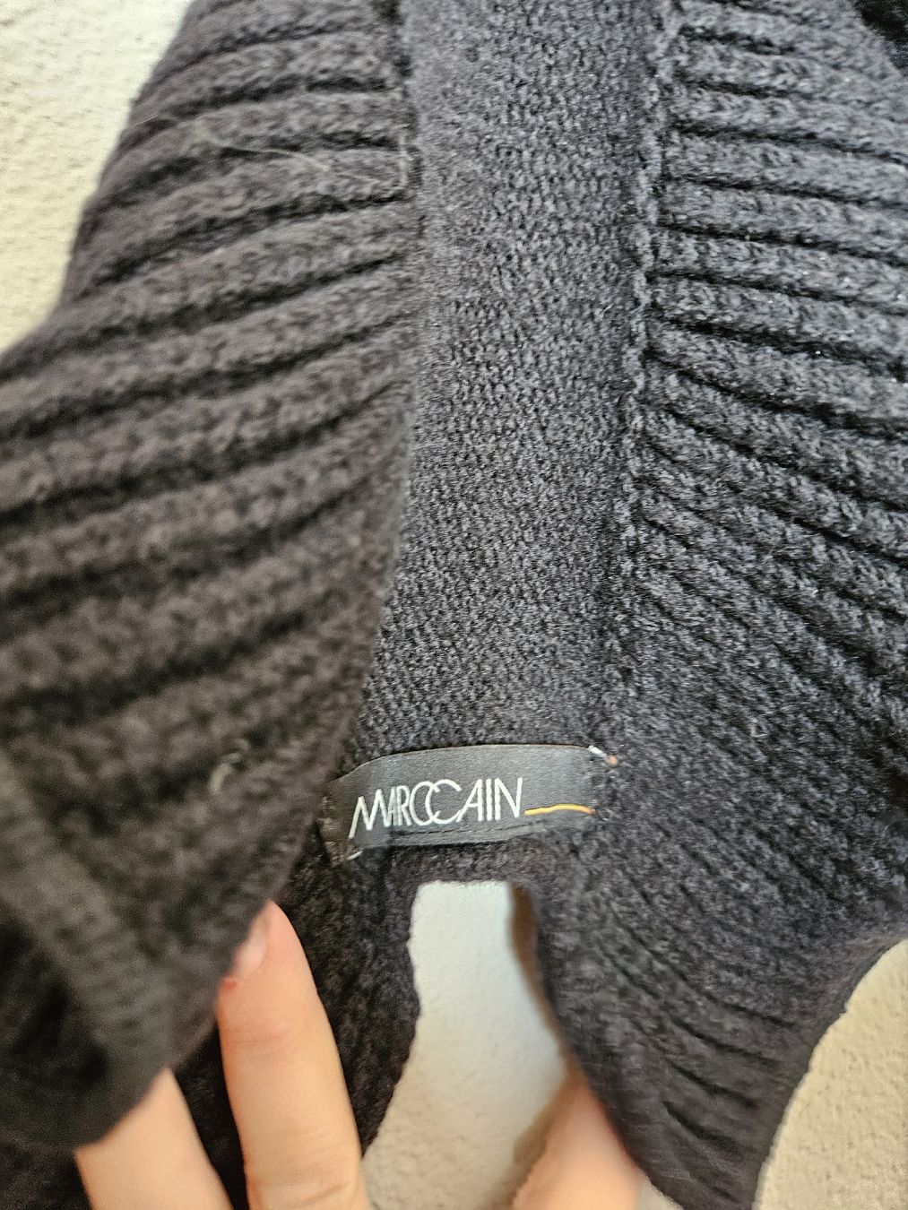 Marc Cain Foulards, Tücher & Schals: Marc Cain Strickschal schwarz Damen Winter neuwertig – Gebraucht aus Eschenbach SG von MarThu 1