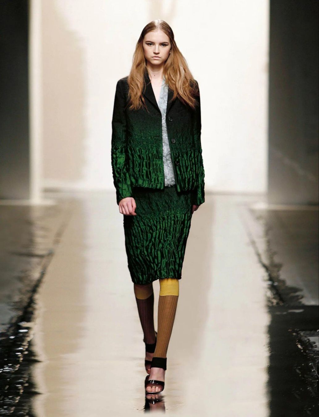 Prada Röcke: Jupe Prada FW 2007 – Gebraucht aus Lausanne von clog 7