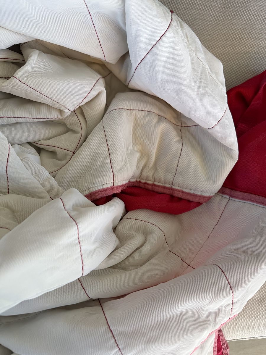Coperte: Gesteppte Tagesdecke/ Bettüberwurf, rot mit Muster – Usato da Thun venduto da tahari 3