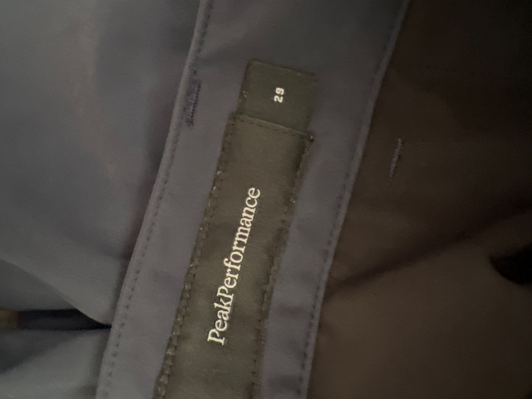 Peak Performance Hosen: Peak Performance Illusion Shorts Damen Gr. 31 dunkelblau – Gebraucht aus Winterthur von britsi 3