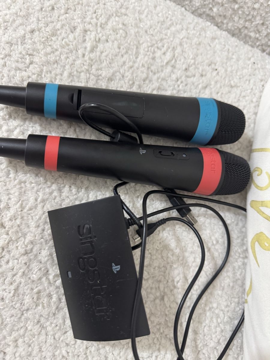 Sony Konsolen: 2 Micros Singstar PS3 Playstation avec sac occasion – Gebraucht aus Brügg BE von haj_9zhk 1