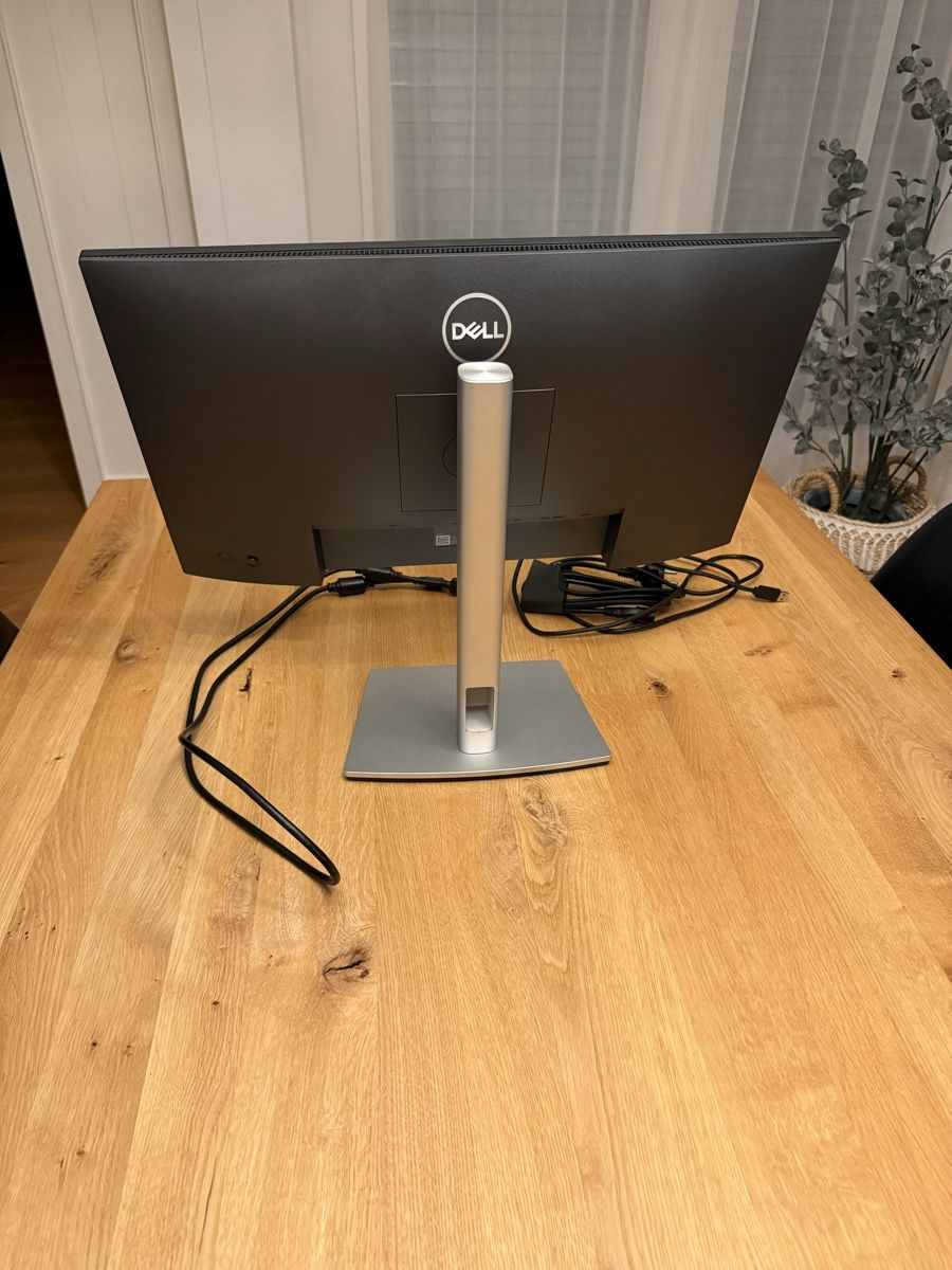 Ecrans: Monitor Dell  – D'occasion à Ennetbürgen par Colin_Flury 1