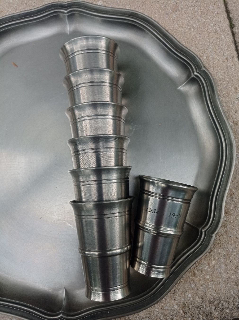 Caraffe: Zinnkannen und 7 Becher – Usato da Steffisburg venduto da Ellada01 2