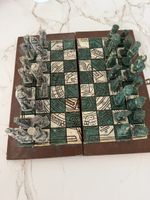 Jeu d'échecs style Maya Aztèque figurines et plateau bois