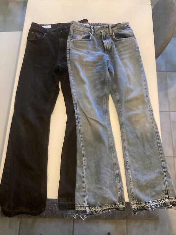 Jeans: Jeans Duopack oder Einzel CHF 80.00/40.00 – D'occasion à Oberembrach par NewYork2009