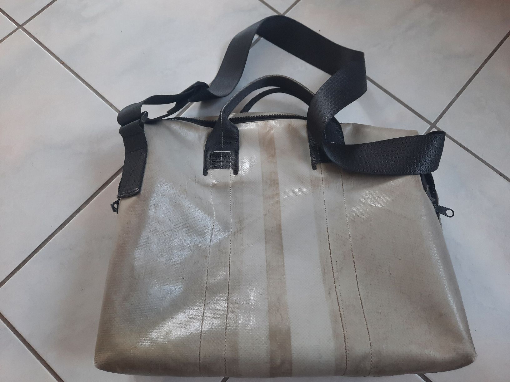 Altro in  Abbigliamento & Accessori: FREITAG, modèle ROY – Usato da Le Locle venduto da marylise01 4