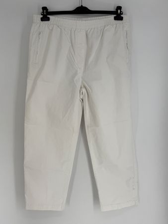 Hose bestickt kurz Grösse 24