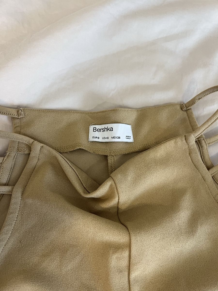 Bershka Pantaloni: Bershka beige pants – Usato da Pully venduto da ari_78pk 1