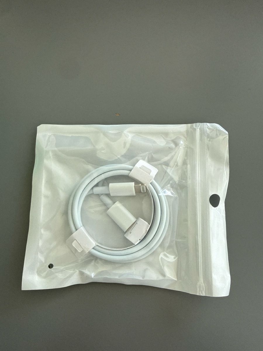 Apple Cavi: 1m Lightning auf USB C Ladekabel – Nuovo e nell'imballaggio originale da Richterswil venduto da Giova_1310