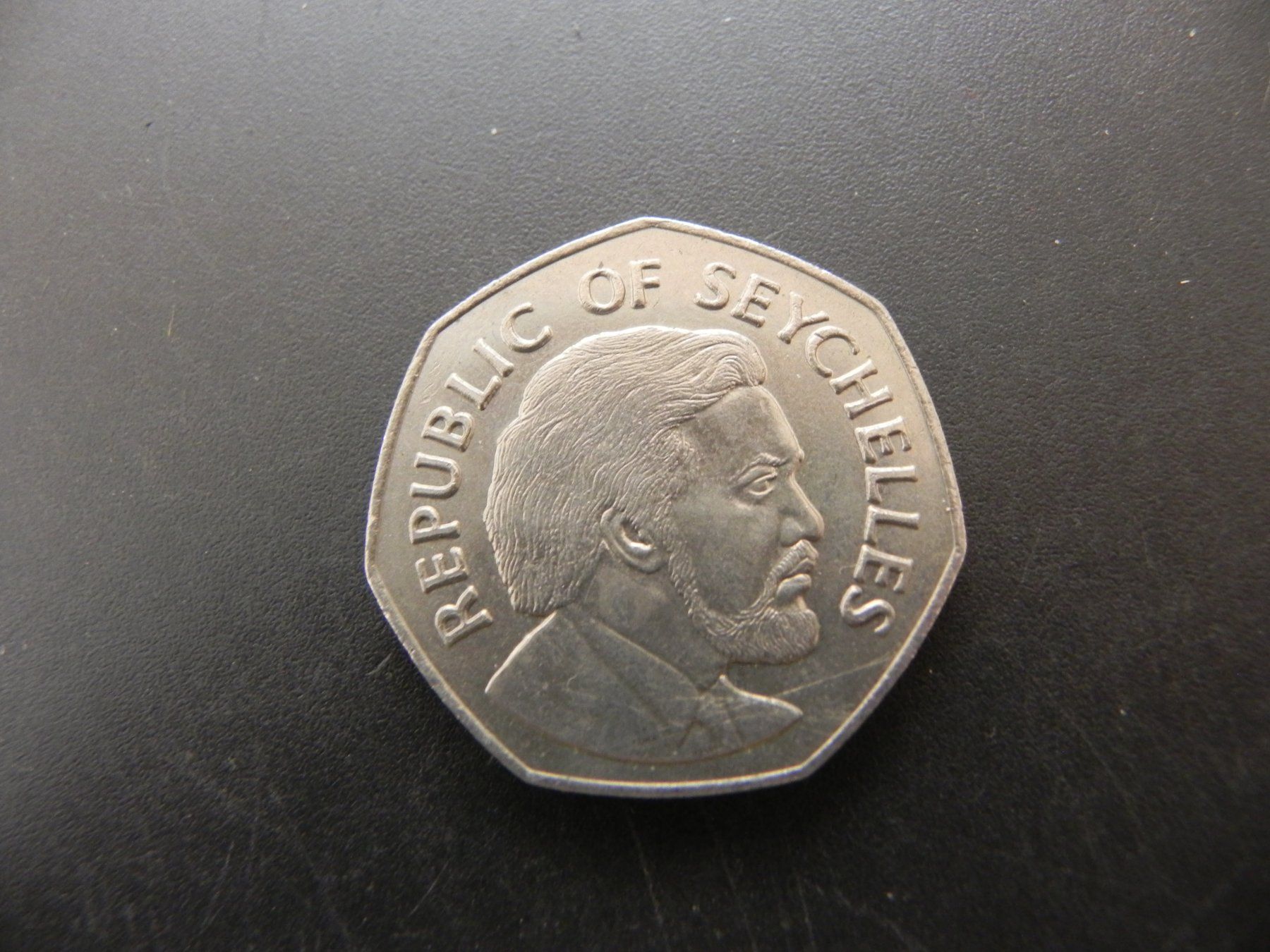 Toutes les monnaies: Seychellen 5 Rupees 1976 - Independence – D'occasion à Biel/Bienne par Gogolozi 1