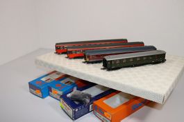 4 Roco Personenwagen ( 701 )