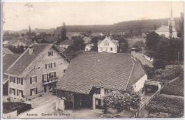 ASSENS, le centre du village avec son café