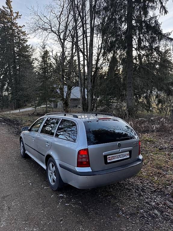Skoda Autos: Skoda octavia 4x4 – Gebraucht aus Le Landeron von rpj_6t7h 3