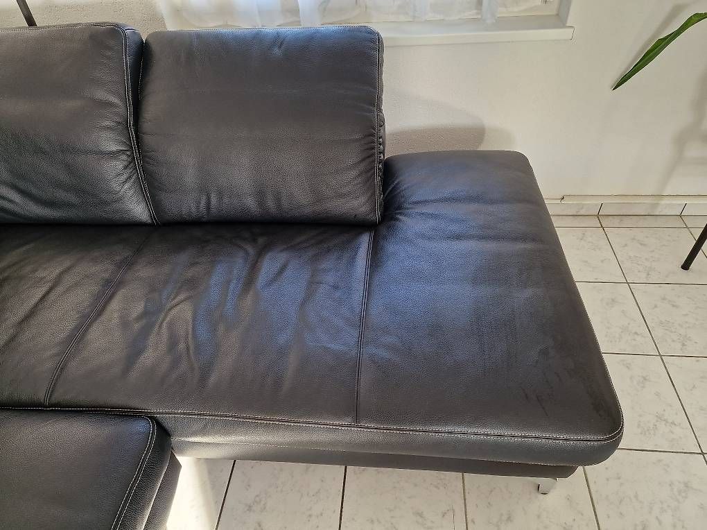 Sofas: Echtleder-Ecksofa mit ausfahrbarer Sitzfläche – D'occasion à Bettwil par NSchmidli93 1