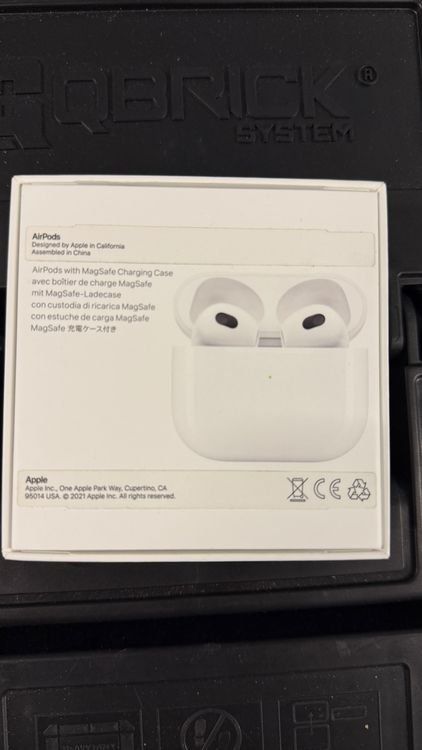 Apple Kopfhörer: Apple AirPods 3 Lightning – Neu (gemäss Beschreibung) aus Aarburg von saluvava 1