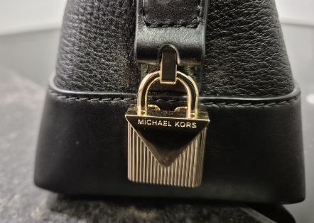 Michael Kors Borse da donna: Michael Kors Padlock Shoulder / Crossbody – Nuovo e nell'imballaggio originale da Wettingen venduto da ros_s7sq 4