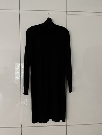Rollkragen Strickkleid