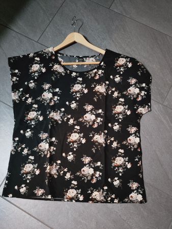 Damen Bluse schwarz mit Blumenmuster Grösse 38 Neu