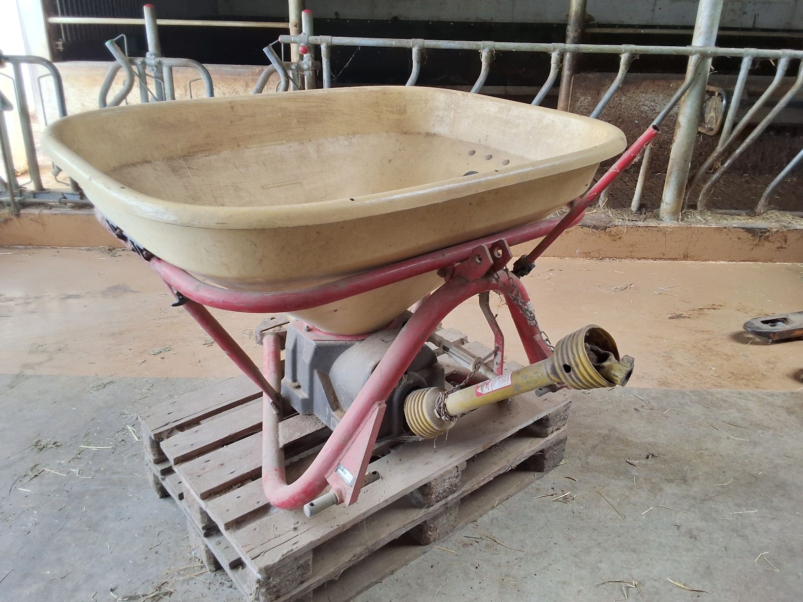 Vicon Spandiconcime: Duengerstreuer Vicon – Usato da Mandach venduto da bbo_rf8n 1