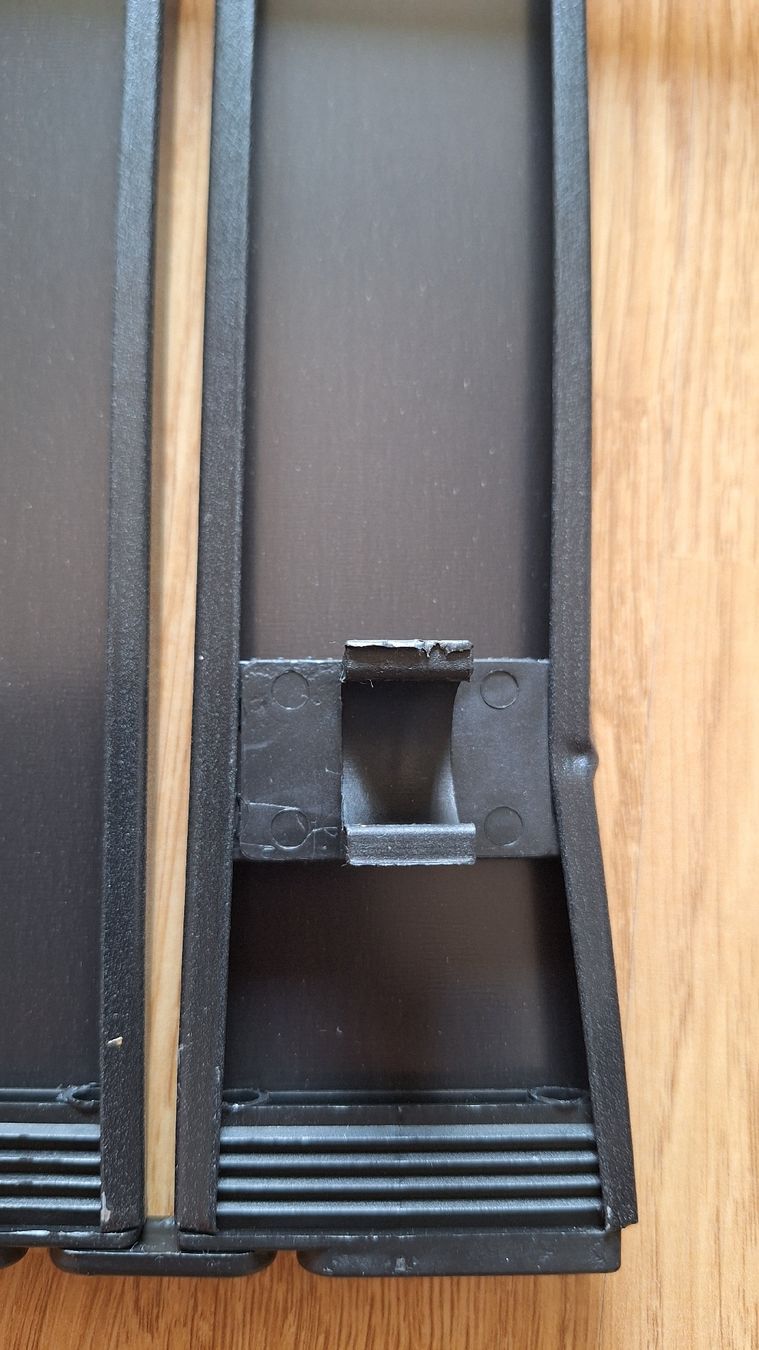 Tables: Camping Klapptisch,  Aluminium Schwarz. klein Verpackt – D'occasion à Lützelflüh-Goldb par bli_f2v9 8