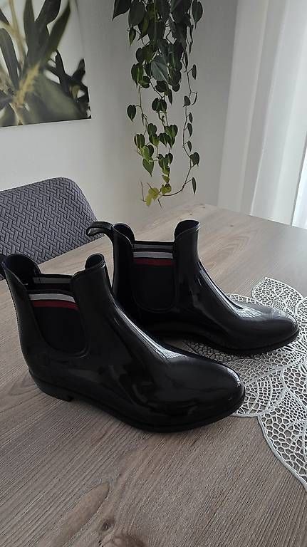 Scarpe da donna: Gummi Halbstiefel – Usato da Wallisellen venduto da alj_cr5c