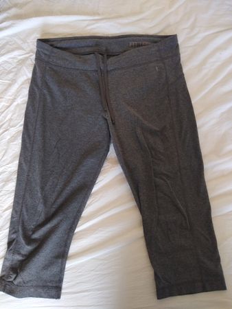 Fitted Grey Women's Sport Capri Leggings Size S
