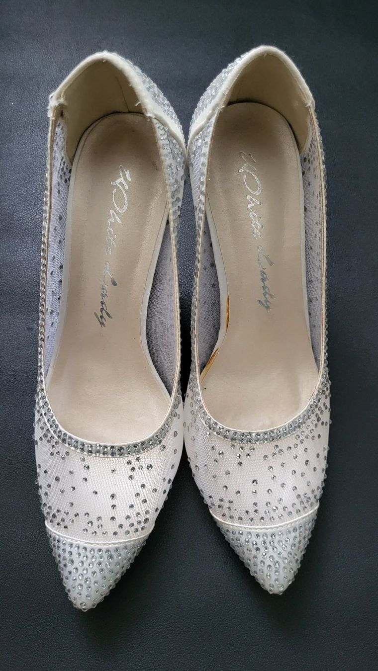Scarpe da donna: Pumps mit Strass, Gr.36 – Usato da Grüsch venduto da LindaTokMuzz