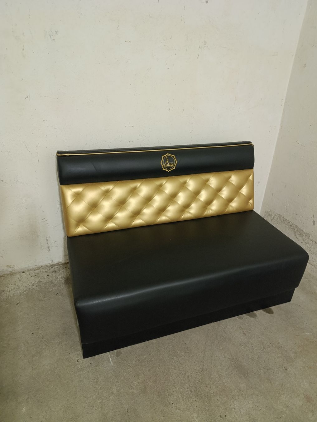 Sofas: Sofa Teil einer riesen Lounge – Gebraucht aus Romanshorn von dav_h2lv