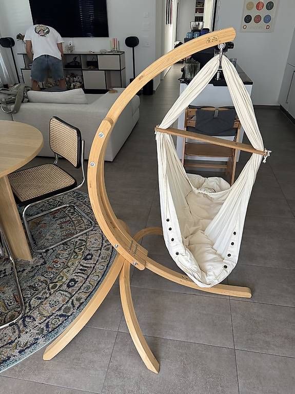 Sdraiette & Sdraiette a dondolo: Federwiege mit Holzgestell ohne Motor – Usato da Zürich venduto da PaulaMsh