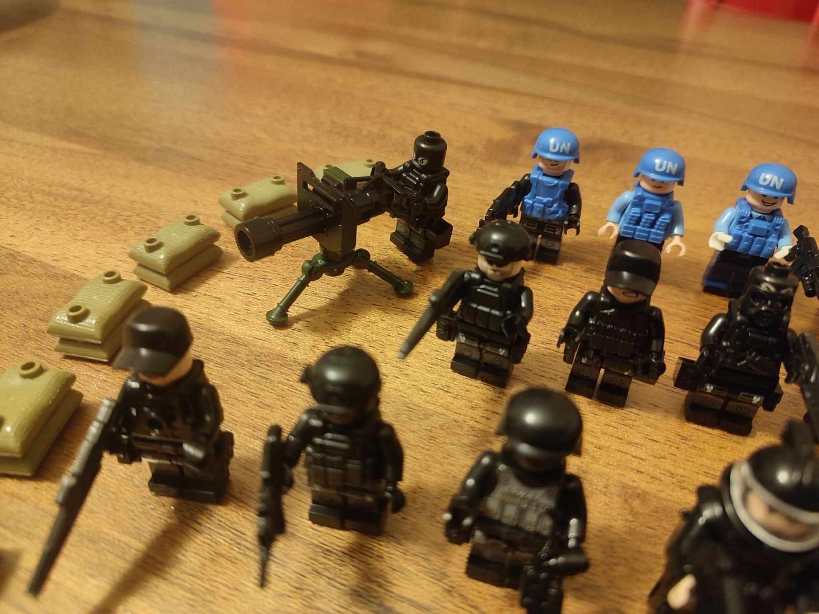 Lego Baukästen: Lot 49 figurines force spécial compatible lego + accessoires – Gebraucht aus Bougy-Villars von Vogue 6