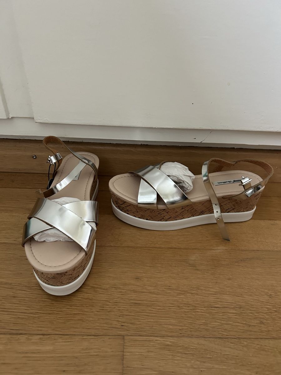 Scarpe da donna: Silberne Plateausandalen – Nuovo (secondo la descrizione) da Bachs venduto da jok_8p6r 1