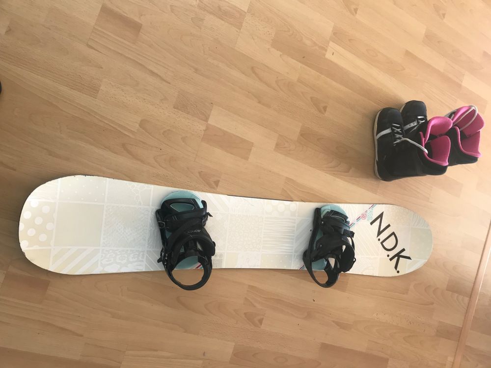 Snowboard mit Bindung Schuhe Helm und Brülle Kaufen auf Ricardo