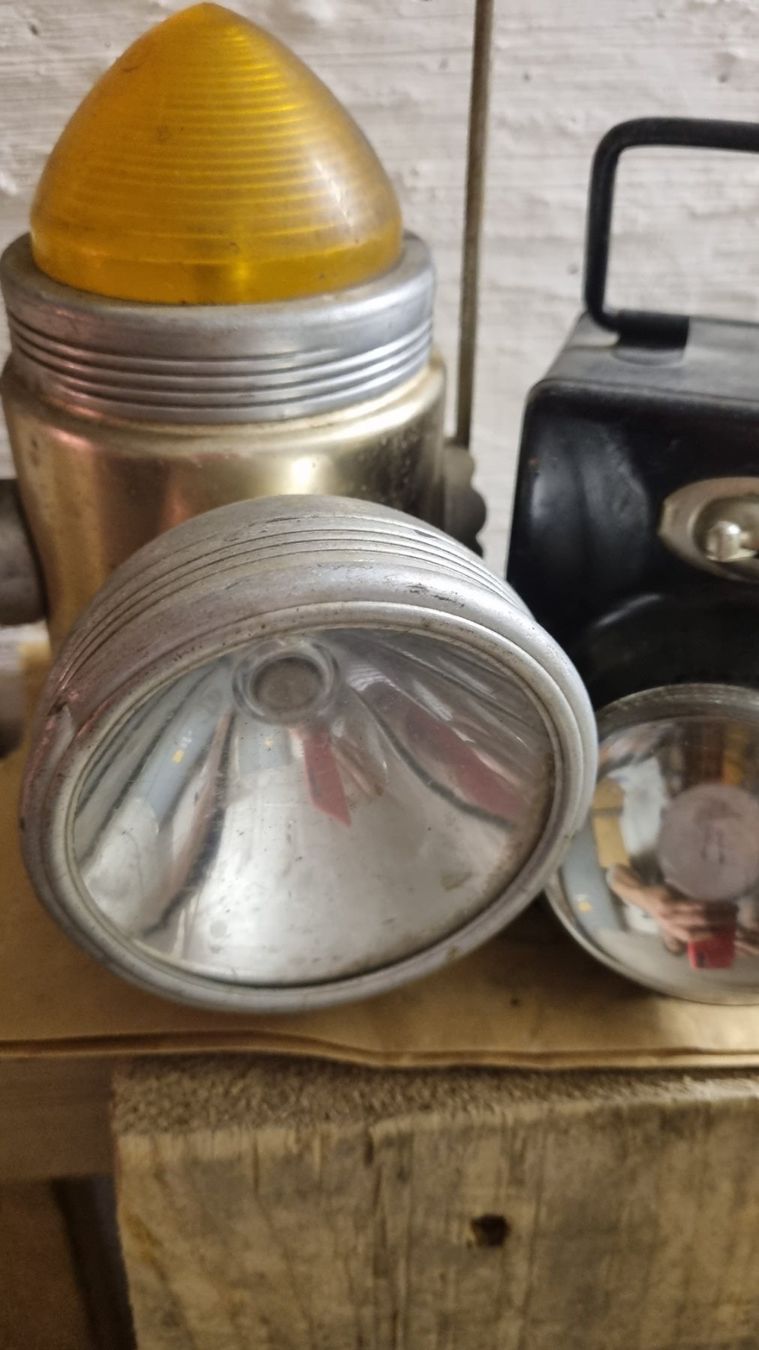 Lampes: 2 Oldtimer Warnlampen , Warnblinklampen, – Défectueux à Basel par Jcva 1