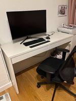Schreibtisch von IKEA